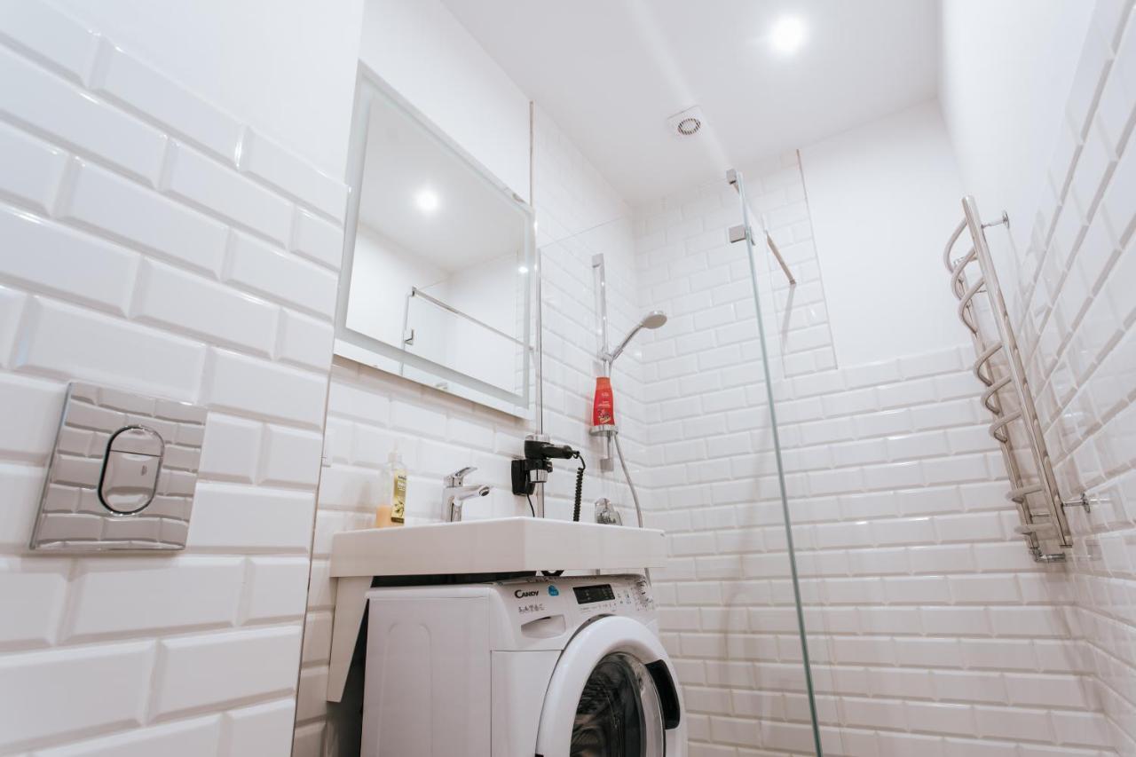 Stylish Latvian-Style Studio Apartment Near City Center, Parks, Cafes & Public Transit Riga Ngoại thất bức ảnh